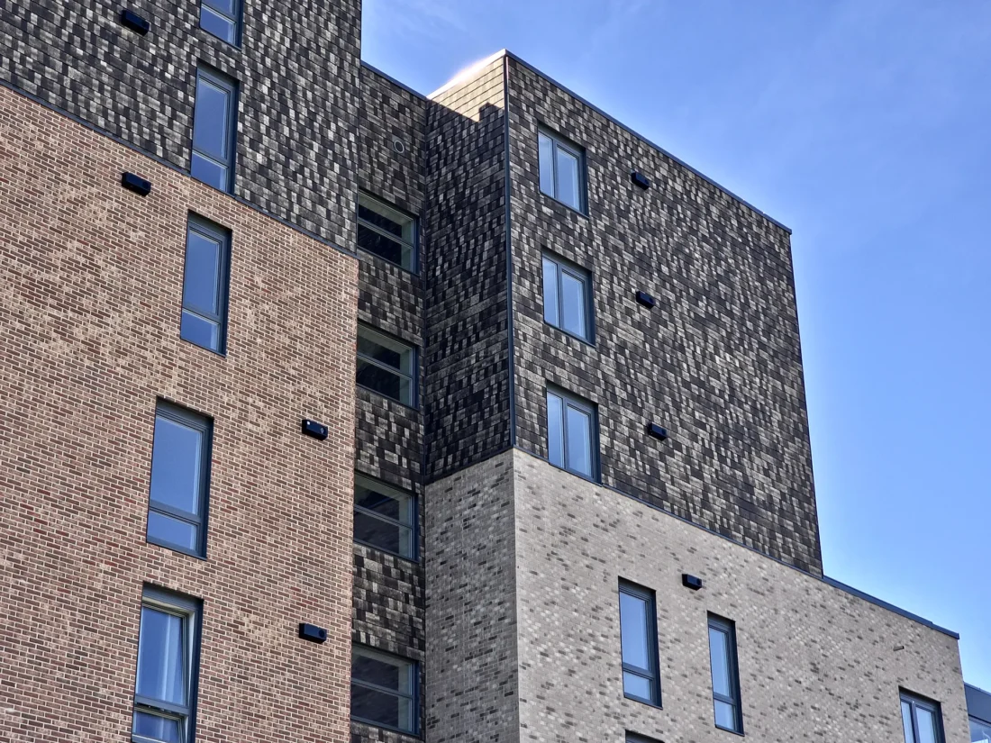 detaljer i fasaden fra nybyggene i NyByen sandefjord