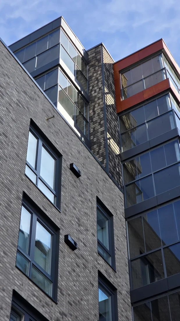 detaljer i fasaden fra nybyggene i NyByen sandefjord